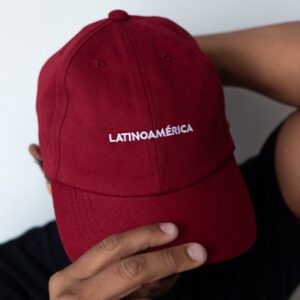 Boné LATINOAMÉRICA vermelho