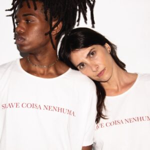 Camiseta SUAVE COISA NENHUMA. branco cru