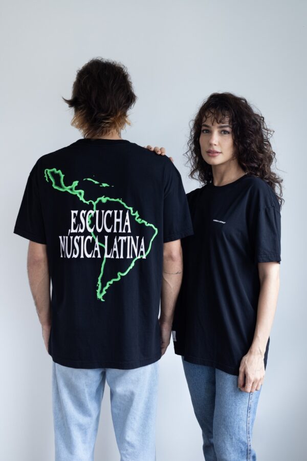 Camisetão ESCUCHA MÚSICA LATINA 4.0 preto