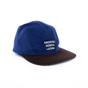 Boné ESCUCHA MÚSICA LATINA em veludo cotelê azul e café