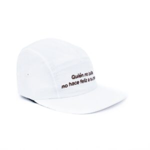 Boné QUIÉN NO BAILA NO HACE FELIZ A SU PAREJA em veludo cotelê branco cru