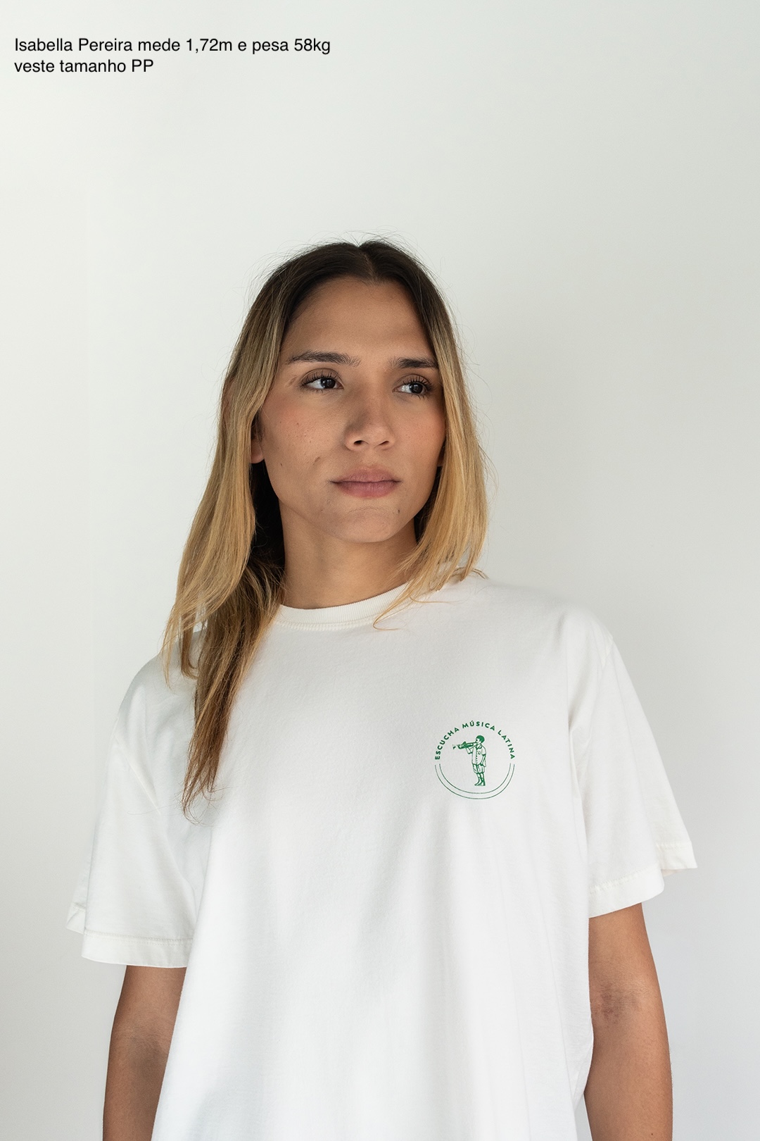 Camiseta ESCUCHA MÚSICA LATINA branco cru - Imagem 2