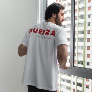 Camiseta FUERZA LATINA branca