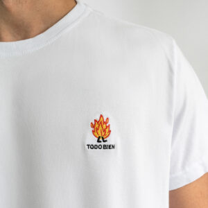 Camiseta malhão bordada TODO BIEN branca