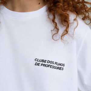 Camiseta malhão bordada CLUBE DOS FILHOS DE PROFESSORES branca